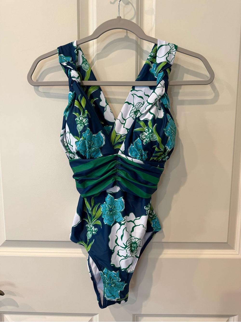 NWT Flaxmaker Swim women’s and Green Floral One-Piece Swimsuit and skirt, small.